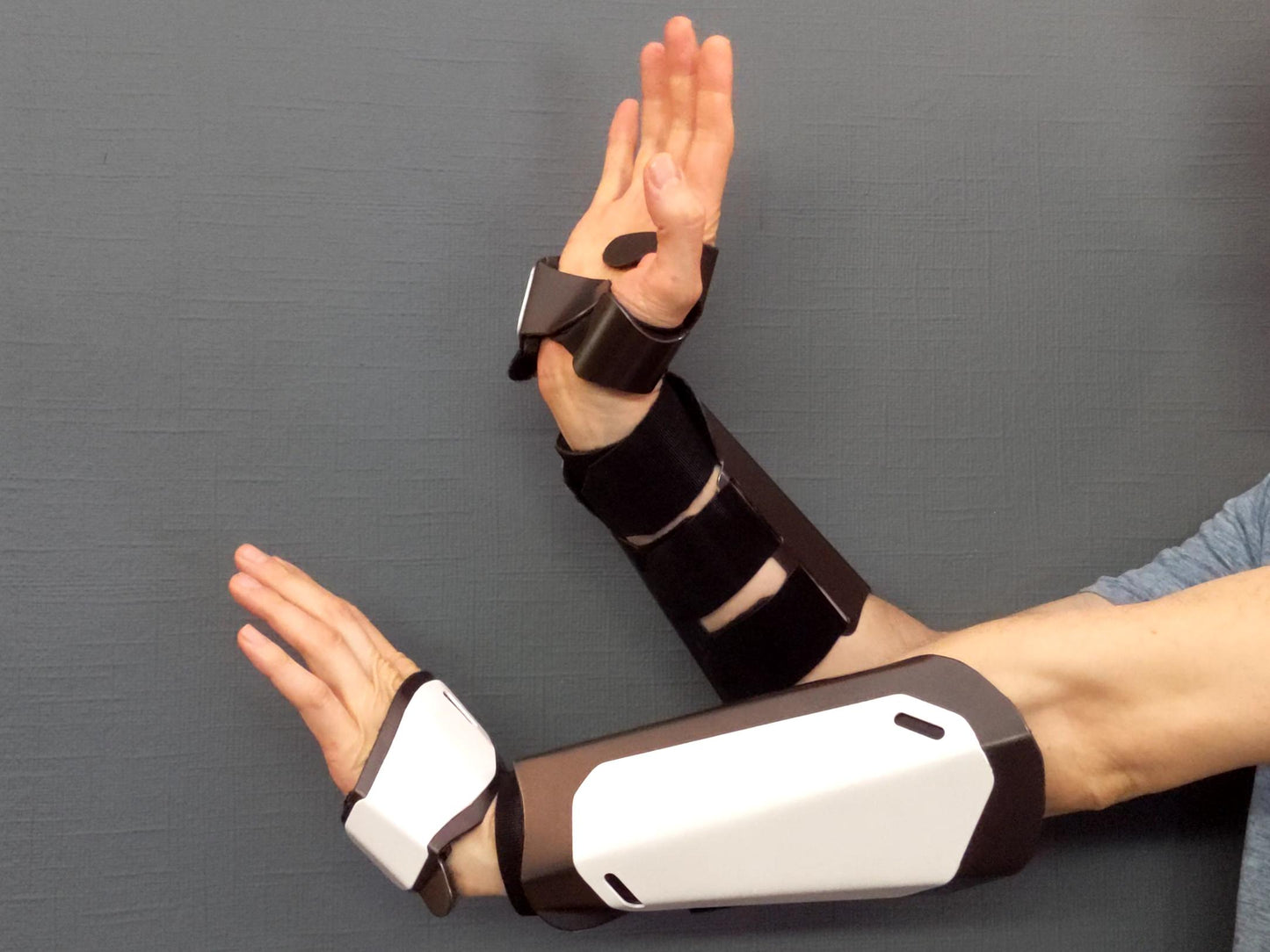 V3.5 Metal Gauntlets - Martial Arts Grade