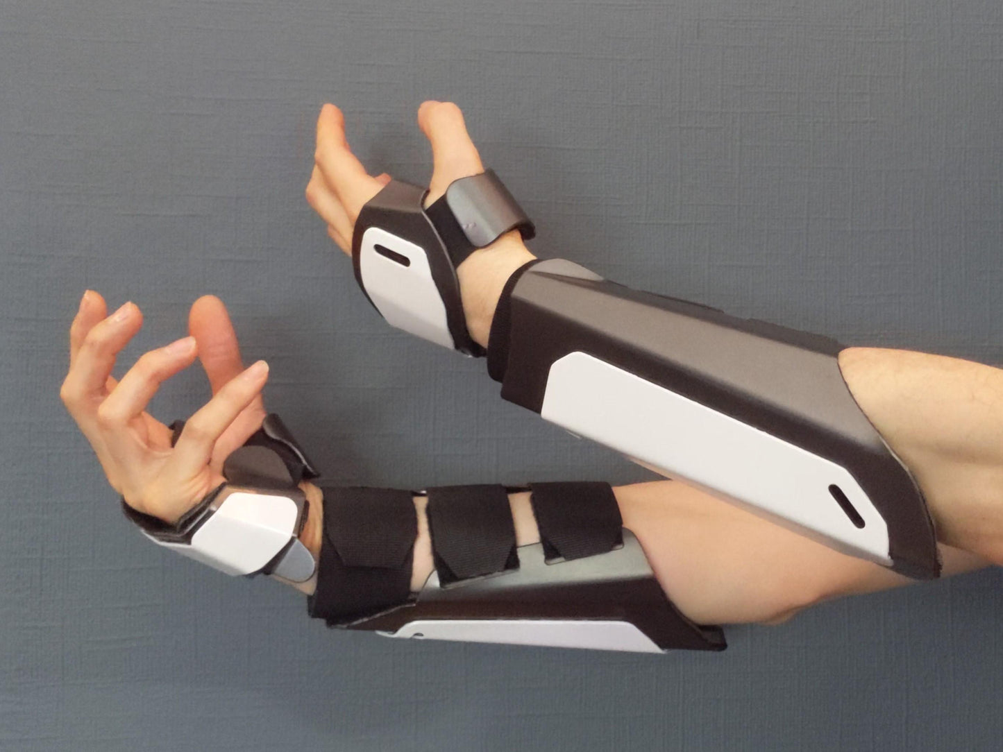 V3.5 Metal Gauntlets - Martial Arts Grade