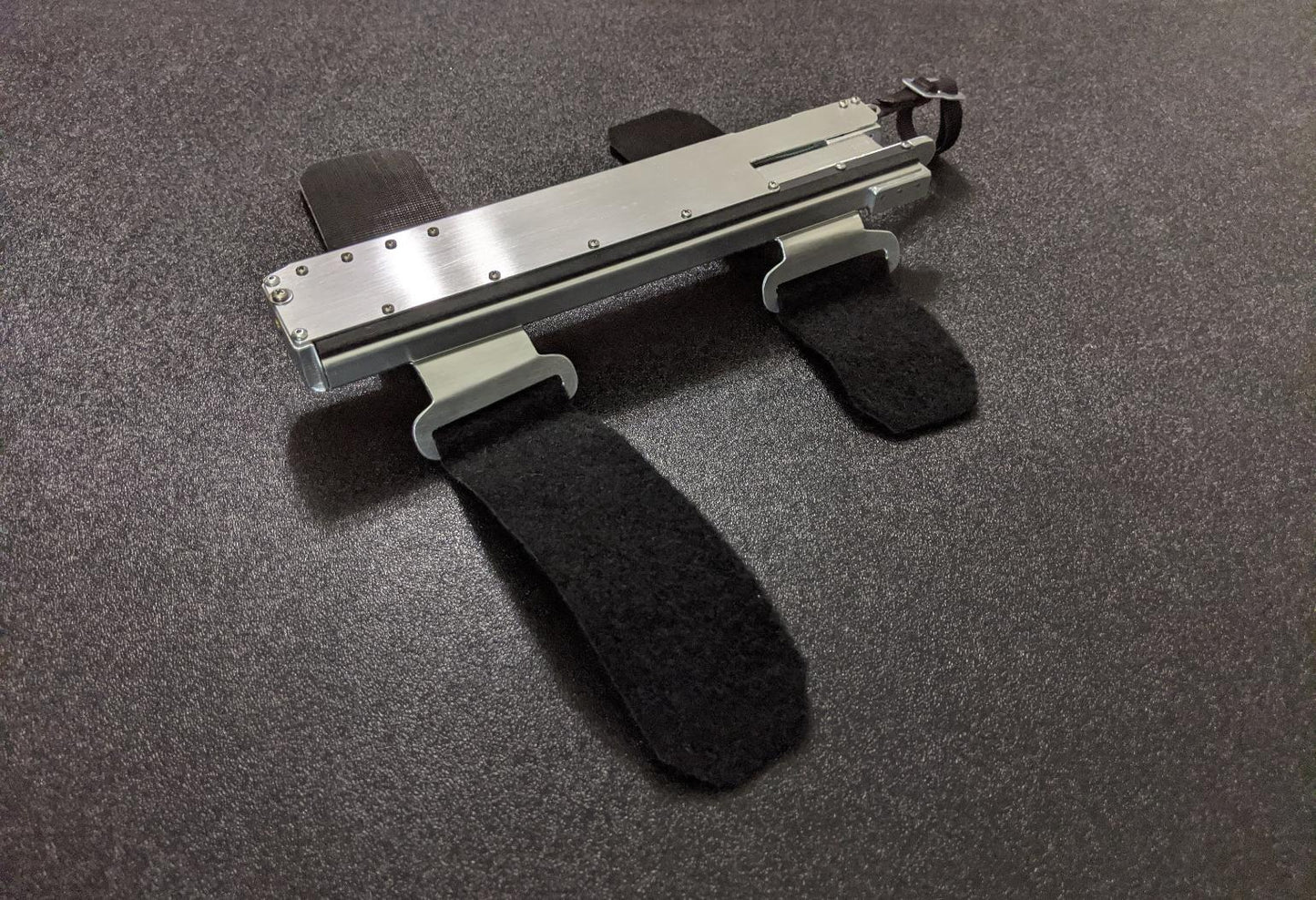 Telescopic forearm gadget